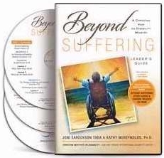 9780983848431 Beyond Suffering Leaders Guide Kit 2 DVD And 1 CD - (Spanish) (DVD)